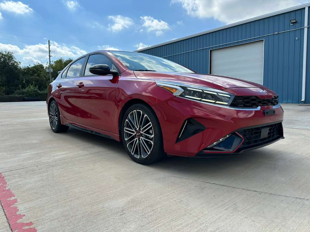 Kia forte GT 2024 con 23,097 millas