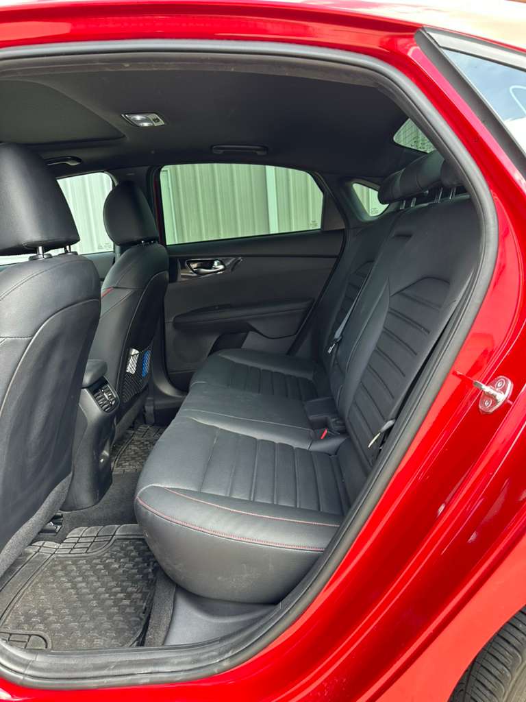 Kia forte GT 2024 con 23,097 millas