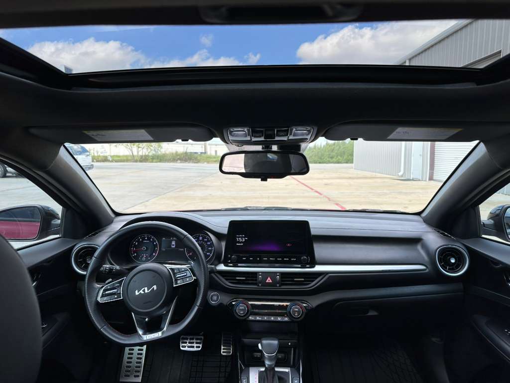 Kia forte GT 2024 con 23,097 millas