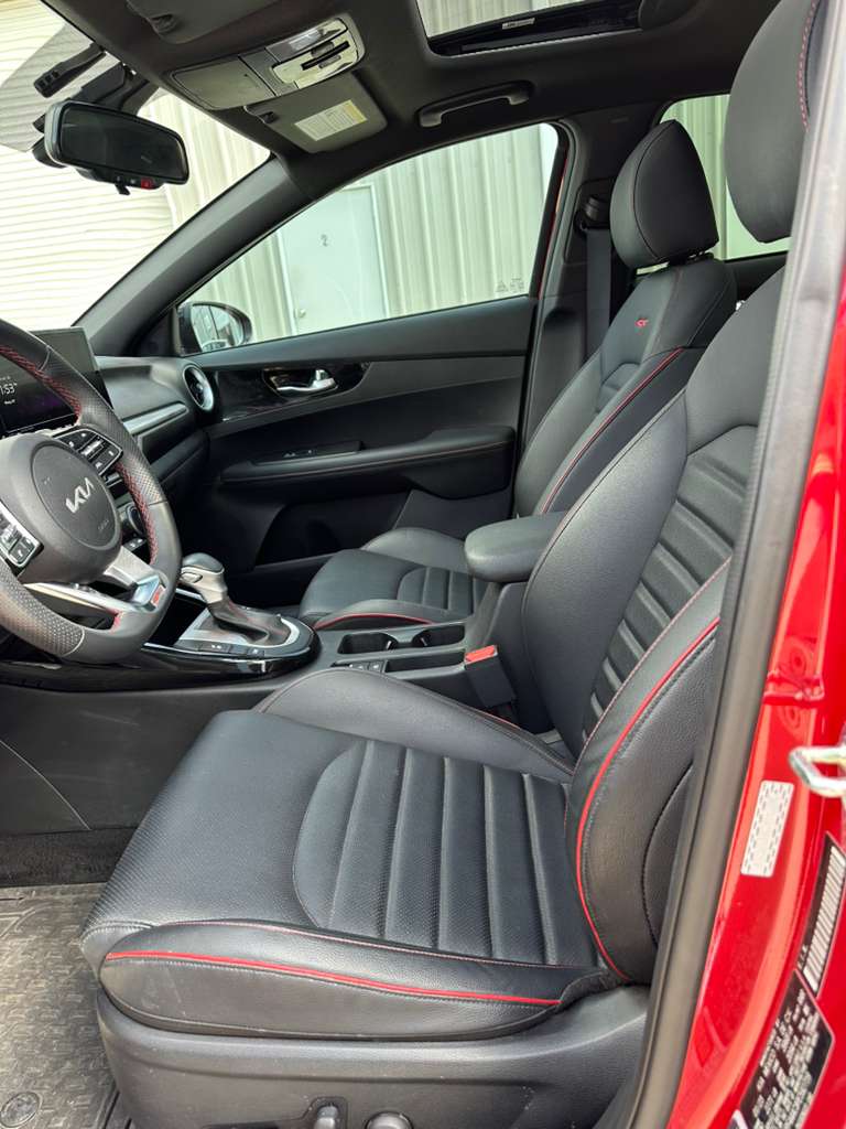 Kia forte GT 2024 con 23,097 millas